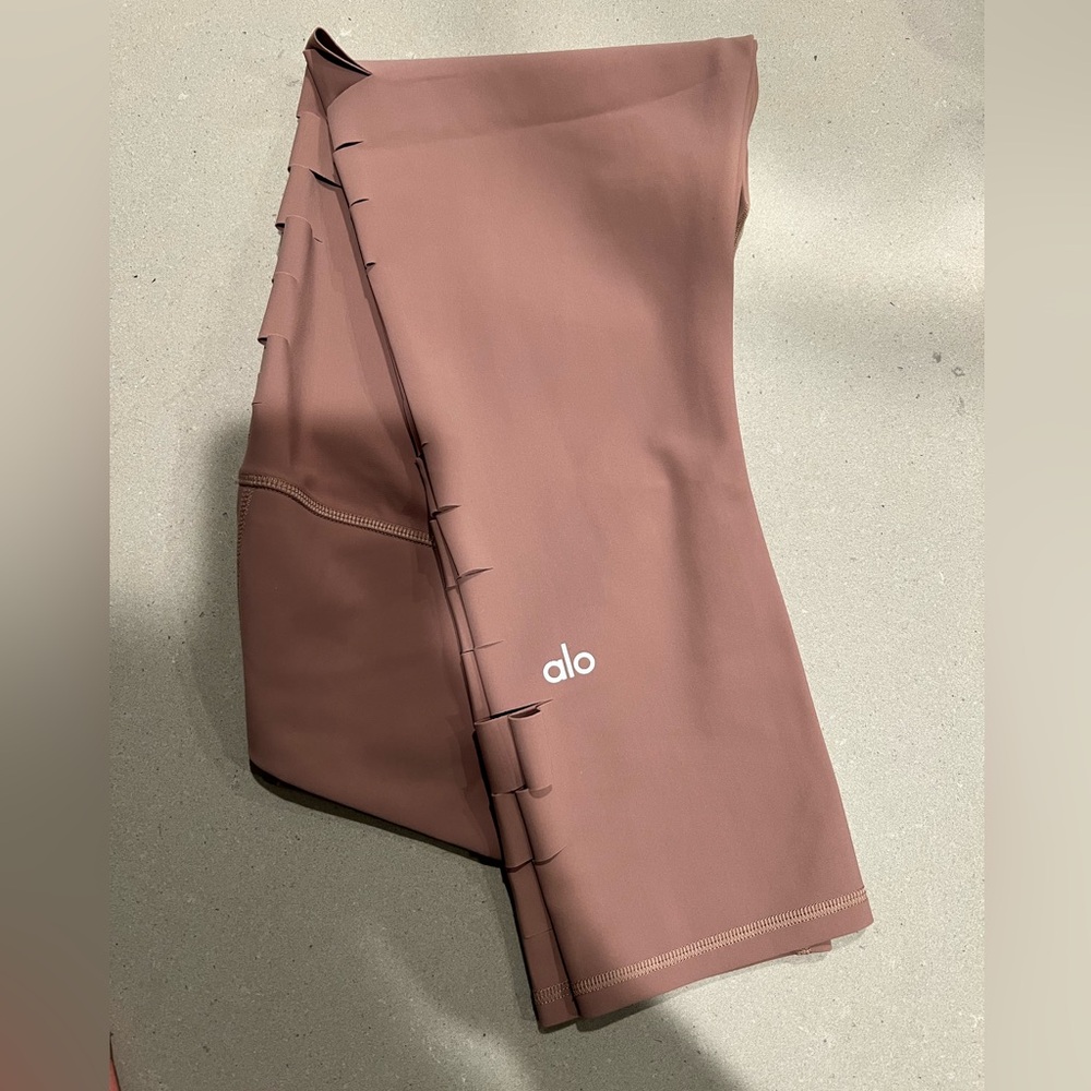 Alo Yoga Sliced Capri Leggings